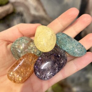 Magic Stone - krakkeleret farvet bjergkrystal