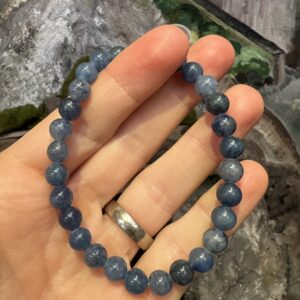 Blå kvarts armbånd